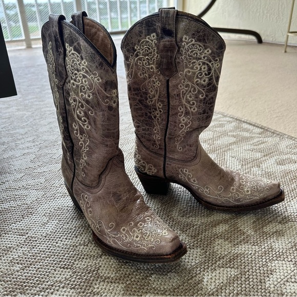 Corral Teens Crater with Bone Embroidery Western Cowboy Boots, Snip Toe, Size 4 - Picture 2 of 9